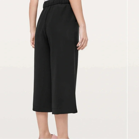 Lululemon Women’s Noir Crop Pant flowy office comfy minimalist pockets - Picture 9 of 14
